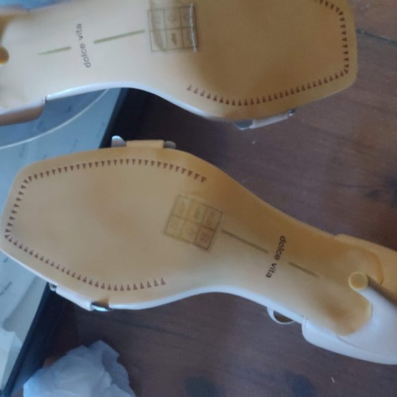 Dolce Vita Halo Heels - Picture 5 of 7